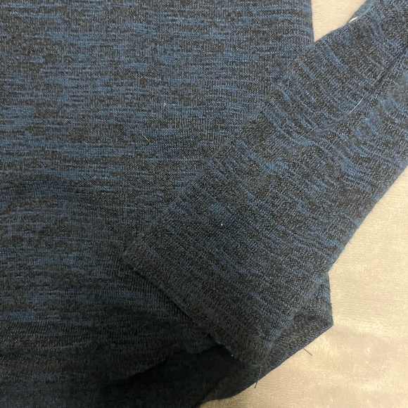 🌸Women's Blue Long Sleeve Top - Picture 3 of 4